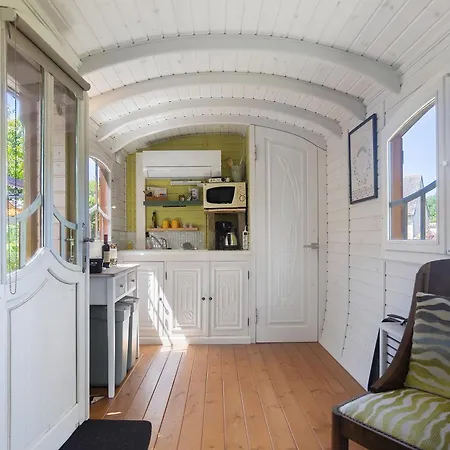 Roulotte De Charme Ferienhaus *